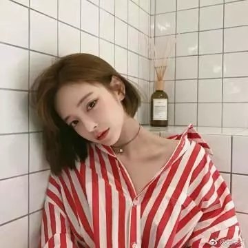 有秘密的她